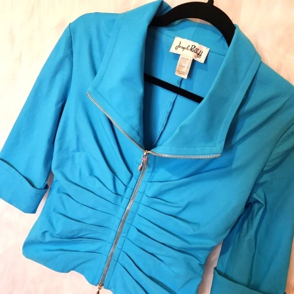 Joseph Ribkoff Ruched Cropped Zip Up Top - Picture 2 of 5